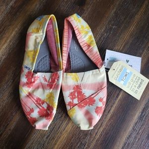 NWT TOMS Orange Palm Trees